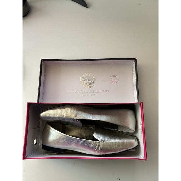 Vince Camuto Shoes Silver Flat Loafer Leather Size 9 M - Picture 3 of 10